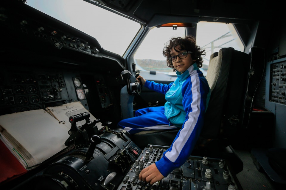 Uçağı eğitim yuvasına çevirdiler - 12