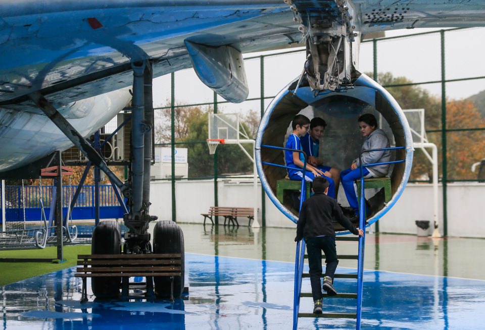 Uçağı eğitim yuvasına çevirdiler - 15