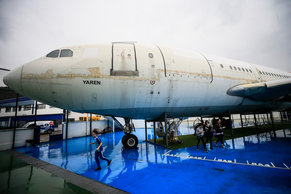 Uçağı eğitim yuvasına çevirdiler - 16