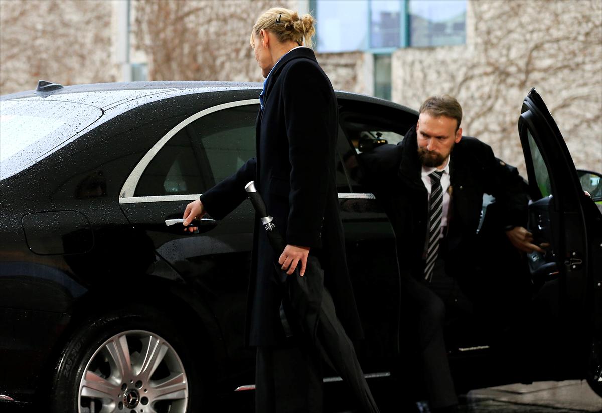 Theresa May'ın zor anları - 3