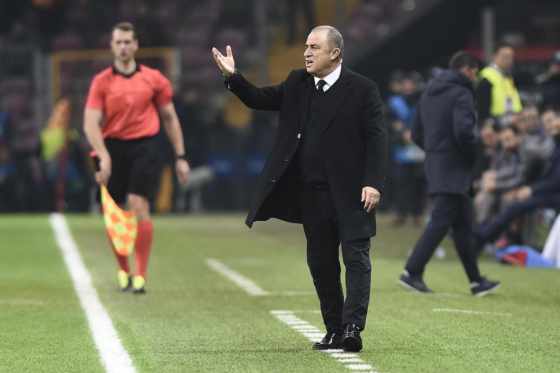 Galatasaray'a Schalke'den  ince gönderme - 11