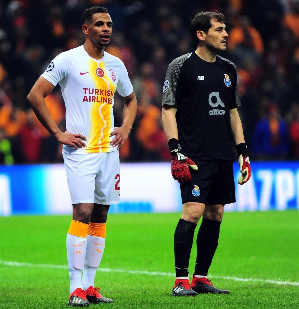 Galatasaray'a Schalke'den  ince gönderme - 12