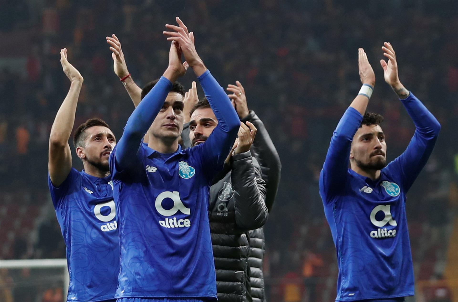 Galatasaray'a Schalke'den  ince gönderme - 15