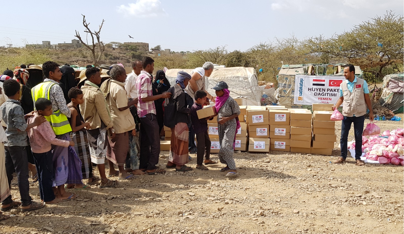 Sadakataşı Derneğinden Yemen'e yardım - 12