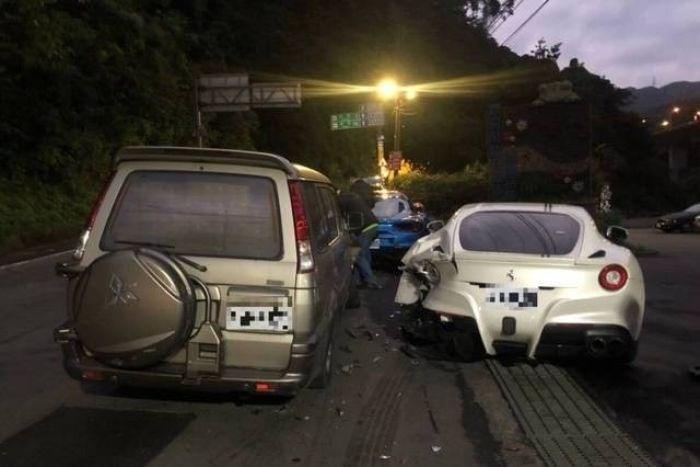4 Ferrari'ye çarpan yoksul genç için yardım kampanyası düzenlendi - 1