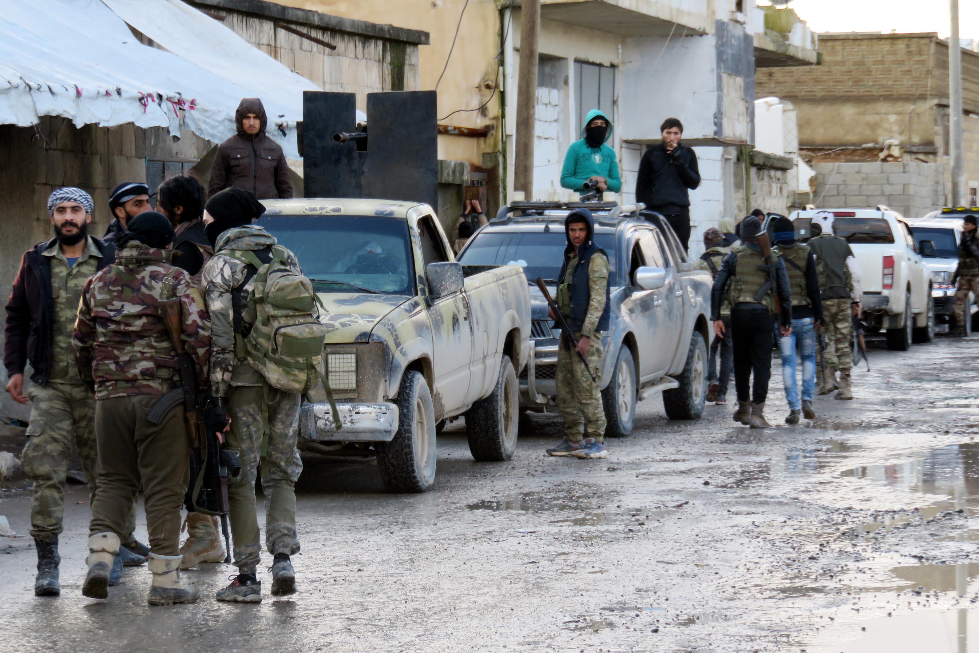 ÖSO güçleri Münbiç sınırına hareket etti - 1
