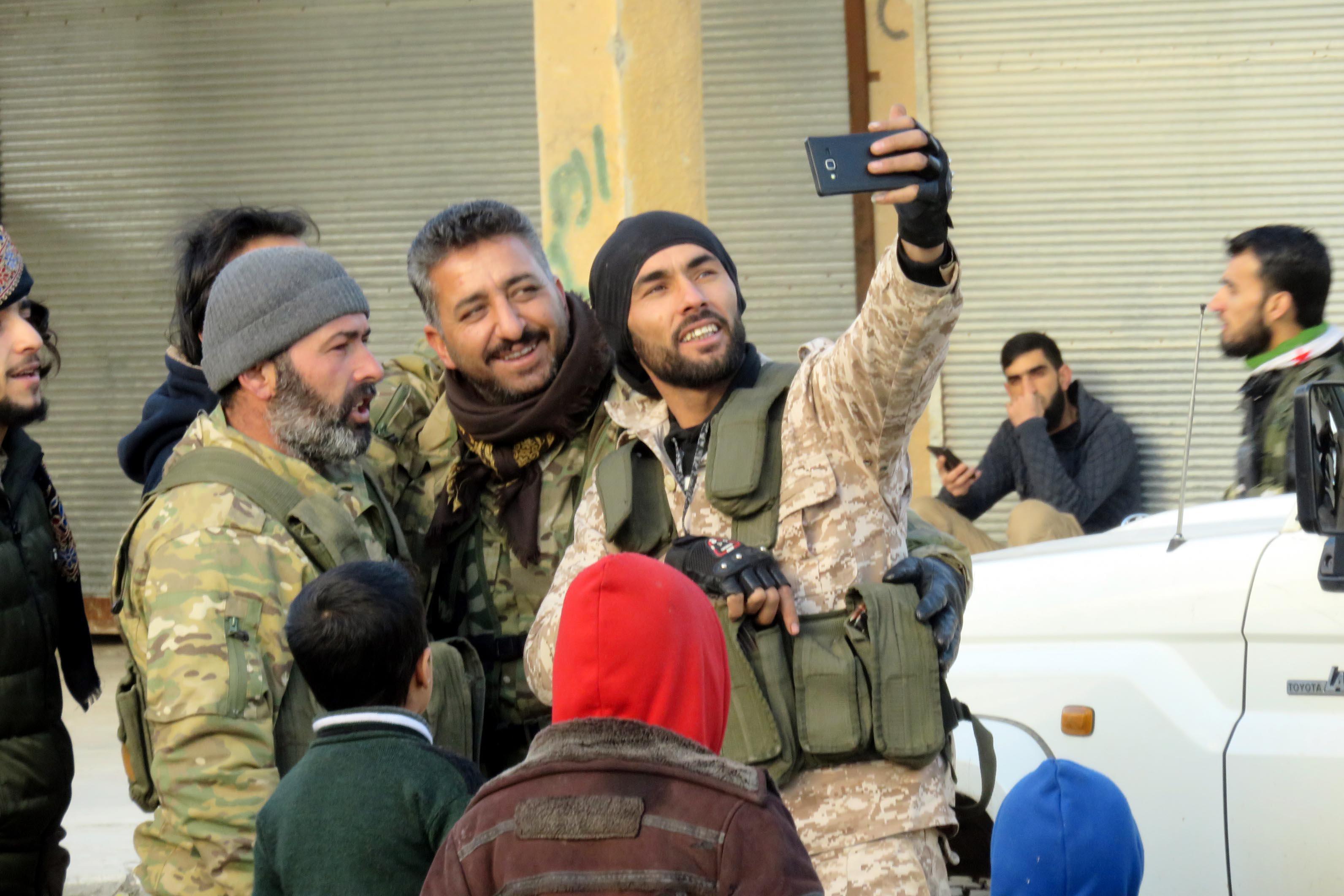 ÖSO güçleri Münbiç sınırına hareket etti - 3