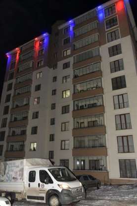 Binanın üzerine dev kayalar düştü - 10