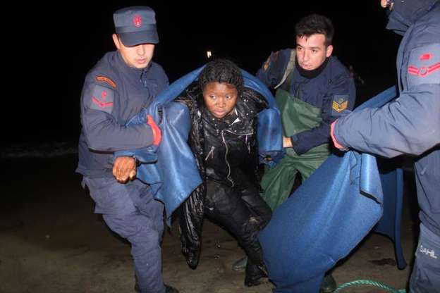 Balıkesir'de göçmenler kayıkta mahsur kaldı - 8