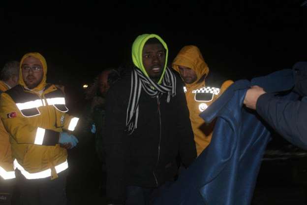 Balıkesir'de göçmenler kayıkta mahsur kaldı - 11