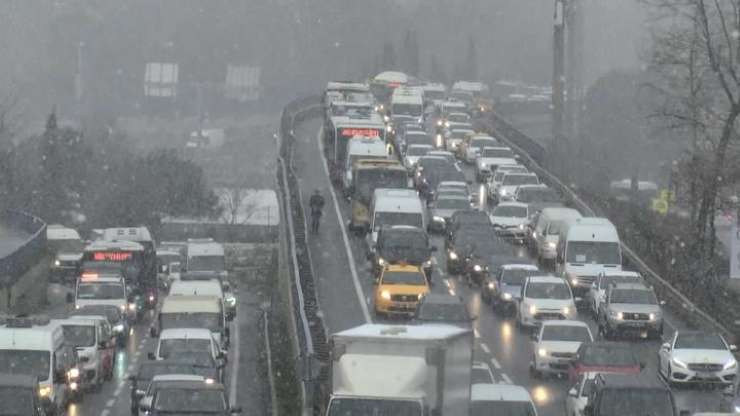 İstanbul'da kar yağışı aralıklarla devam ediyor - 2