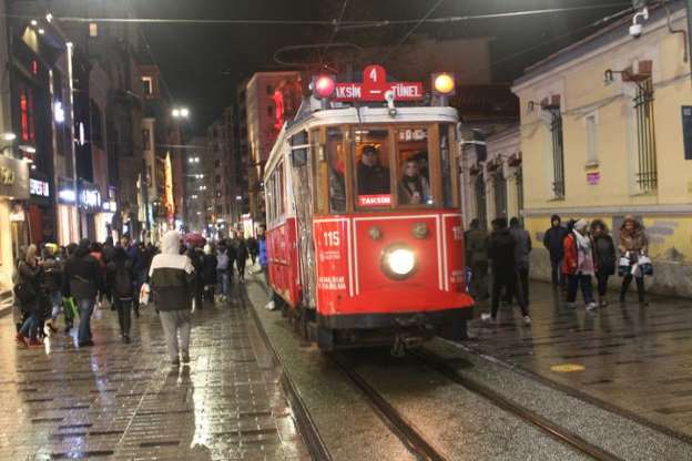 İstanbul'da kar yağışı aralıklarla devam ediyor - 6