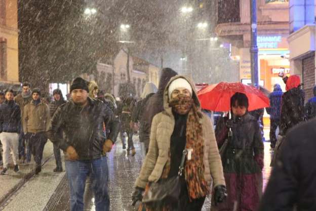 İstanbul'da kar yağışı aralıklarla devam ediyor - 8