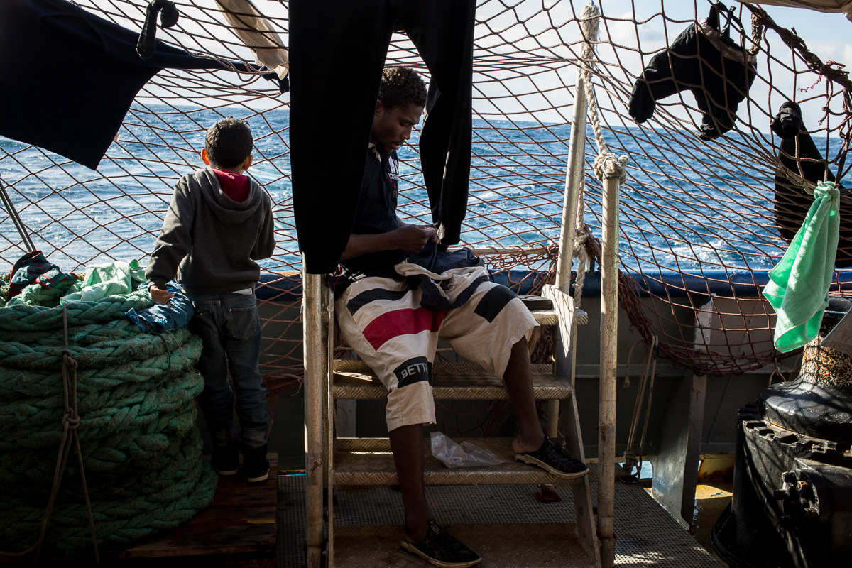 Akdeniz'de mahsur kalan kurtarılmış göçmenler - 8