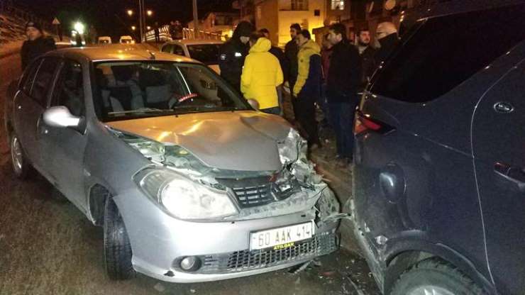 Samsun'da zincirleme kaza, 14 araç birbirine girdi - 7