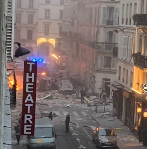 Paris'teki patlama sonrası binalar harabeye döndü - 7