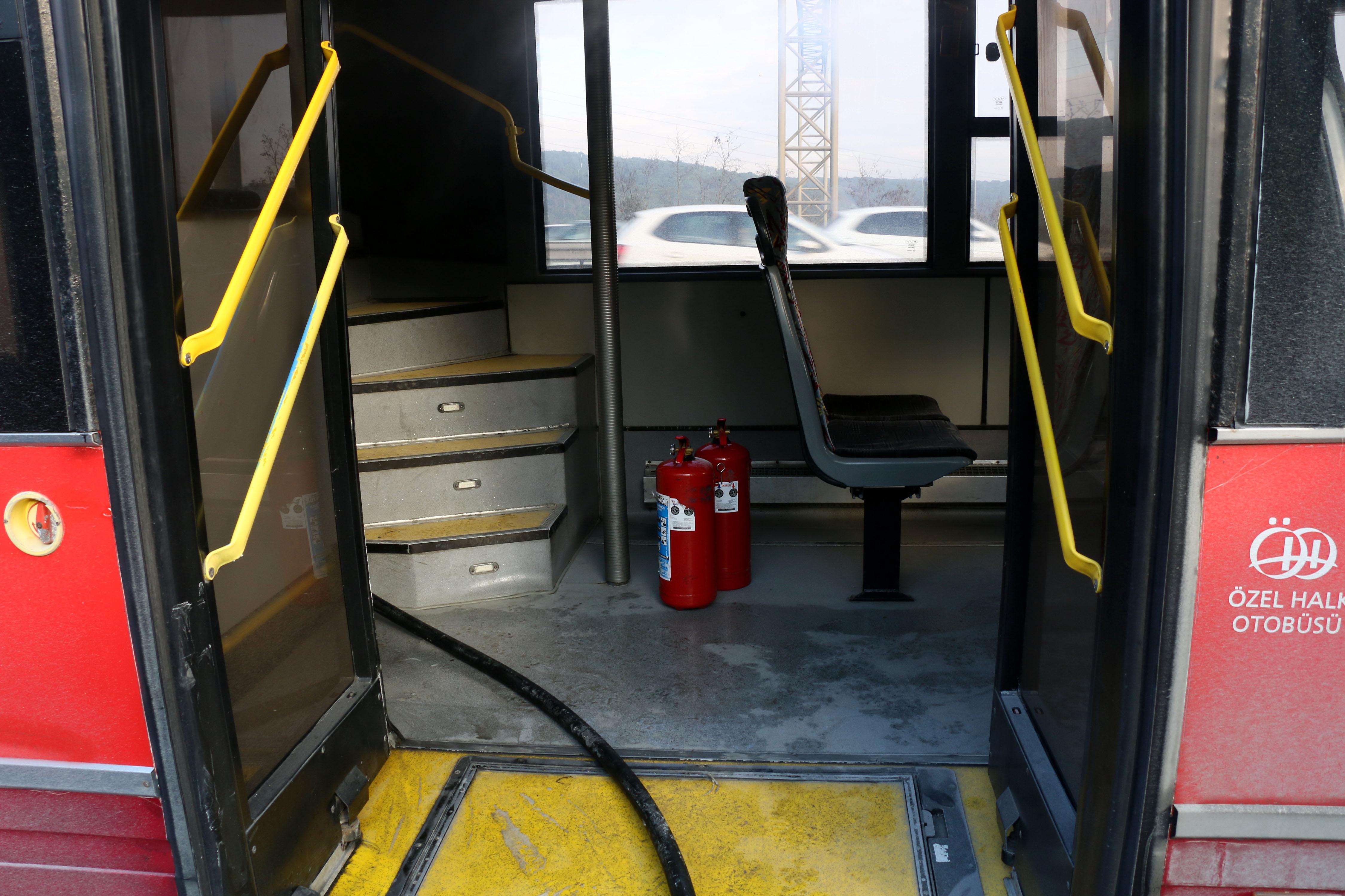 TEM'de 2 katlı özel hal otobüsü yandı - 9