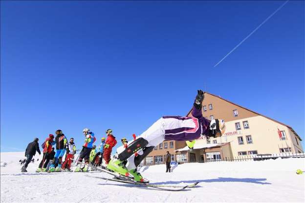 Yarıyıl tatilinde doğunun gözde kayak merkezi Hesarek - 1