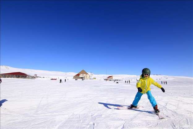 Yarıyıl tatilinde doğunun gözde kayak merkezi Hesarek - 10