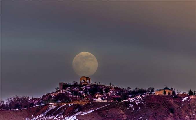 Dolunayda ortaya çıkan güzel manzaralar - 13