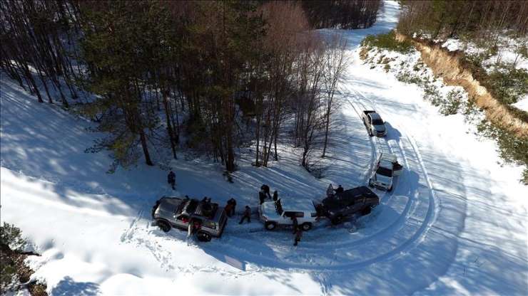 Düzce'de kar safari'si yapan insanlar heyecanlı dakikalar yaşadı - 2