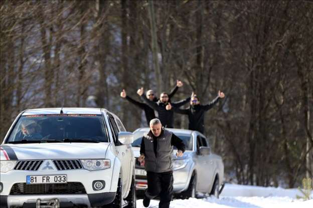 Düzce'de kar safari'si yapan insanlar heyecanlı dakikalar yaşadı - 8