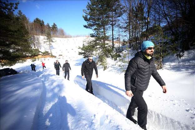 Düzce'de kar safari'si yapan insanlar heyecanlı dakikalar yaşadı - 12