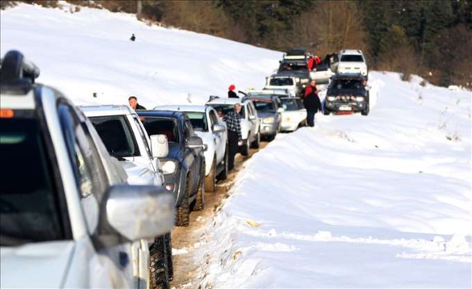 Düzce'de kar safari'si yapan insanlar heyecanlı dakikalar yaşadı - 15