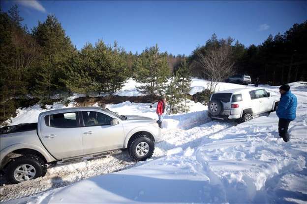 Düzce'de kar safari'si yapan insanlar heyecanlı dakikalar yaşadı - 13