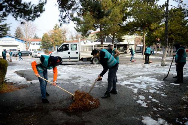Denetimli serbestlik yükümlüsü mahkumlar okulları yeniliyor - 13