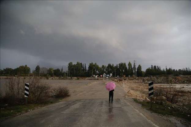 Antalya'da olumsuz hava şartları hayatı olumsuz etkiliyor - 3