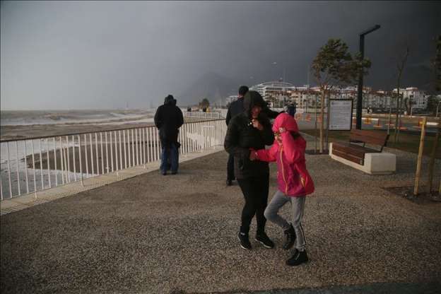 Antalya'da olumsuz hava şartları hayatı olumsuz etkiliyor - 4