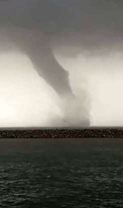 Antalyayı vuran dev hortum otobüsleri devirdi - 7