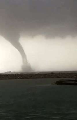 Antalyayı vuran dev hortum otobüsleri devirdi - 9