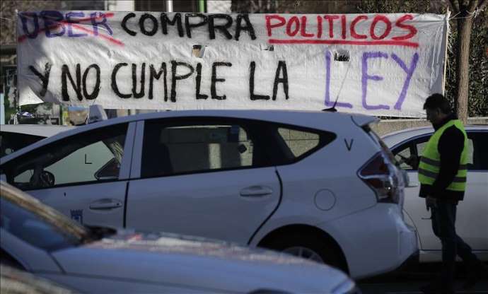 İspanya'da taksiciler süresiz grev başlattı - 8