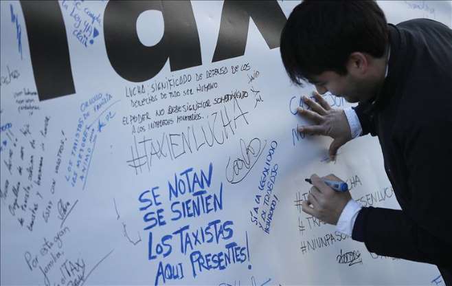 İspanya'da taksiciler süresiz grev başlattı - 9
