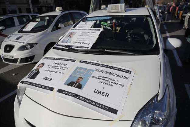 İspanya'da taksiciler süresiz grev başlattı - 11