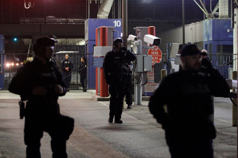 ABD Meksika sınırına asker sevkiyatına devam ediyor - 9