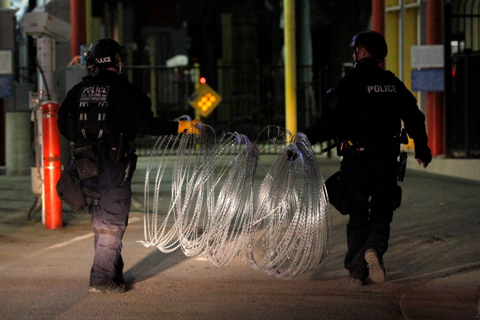 ABD Meksika sınırına asker sevkiyatına devam ediyor - 11