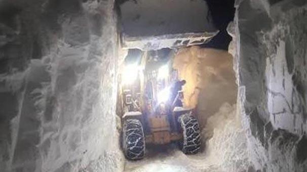 Hakkari'de kar yüksekliği 5 metreyi buldu - 5