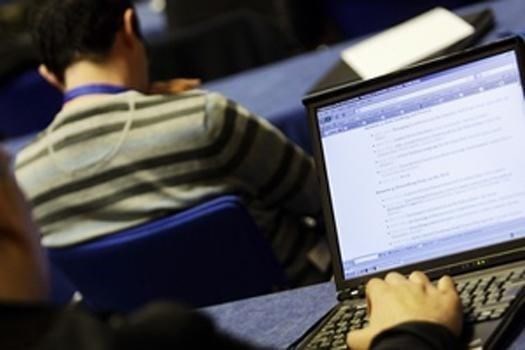 İnternet'te en çok zaman harcayan ülkelerin listesi açıklandı. Listede Türkiye'de var. - 17