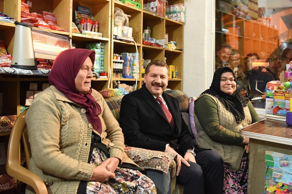 Bigadiç, Yılmaz'ı neferimiz, aslanımız diye bağrına bastı - 78147