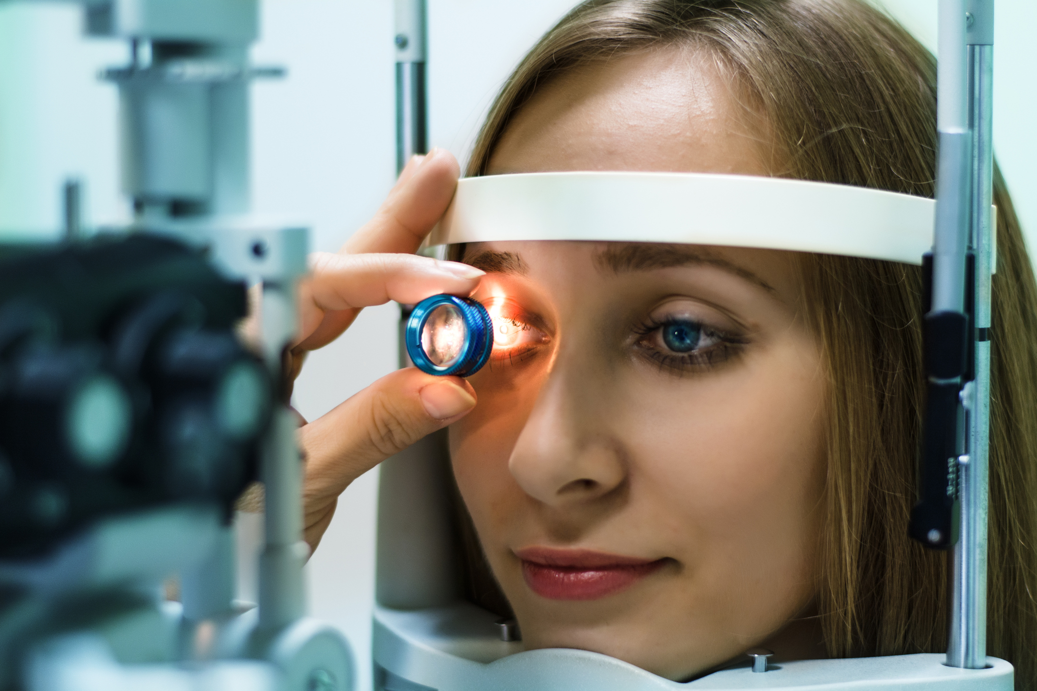 Диагноз сетчатки. Глаз офтальмология. Исследование глаза. Реабилитация зрения. Глаз окулист.
