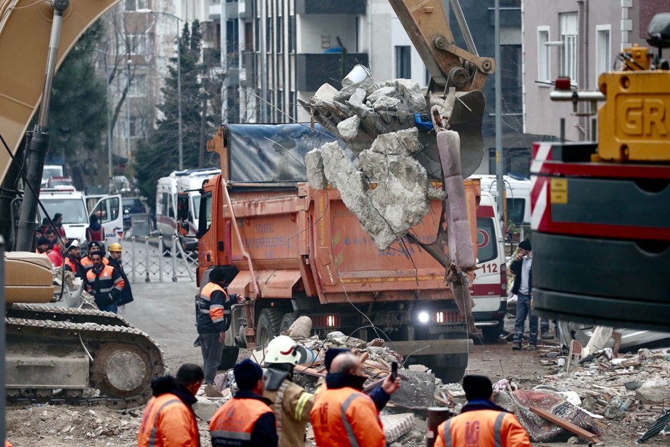 Çöken binadan çıkarılanların kimlikleri açıklandı - 7