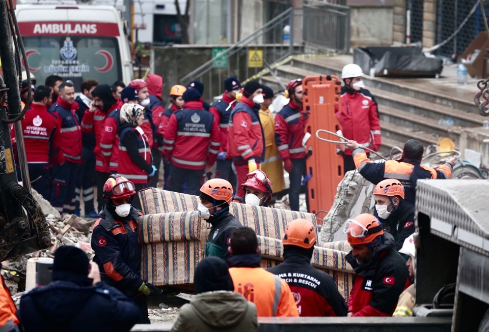 Çöken binadan çıkarılanların kimlikleri açıklandı - 16