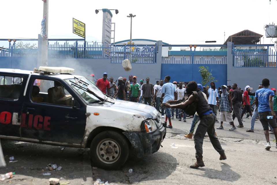 Haiti'de protestoculara sert müdahale: 4 ölü - 4