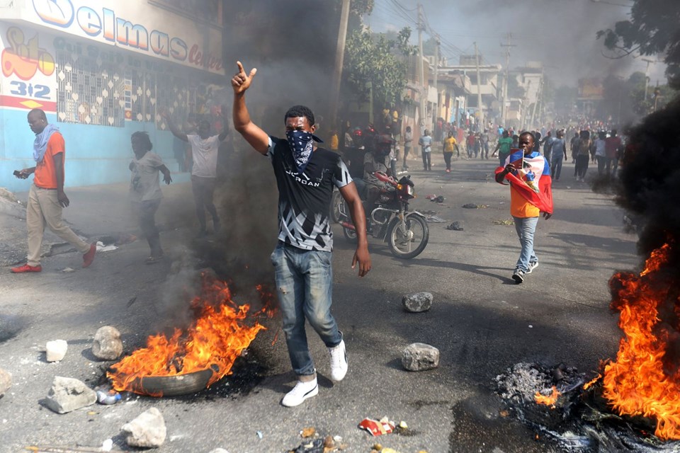 Haiti'de protestoculara sert müdahale: 4 ölü - 7