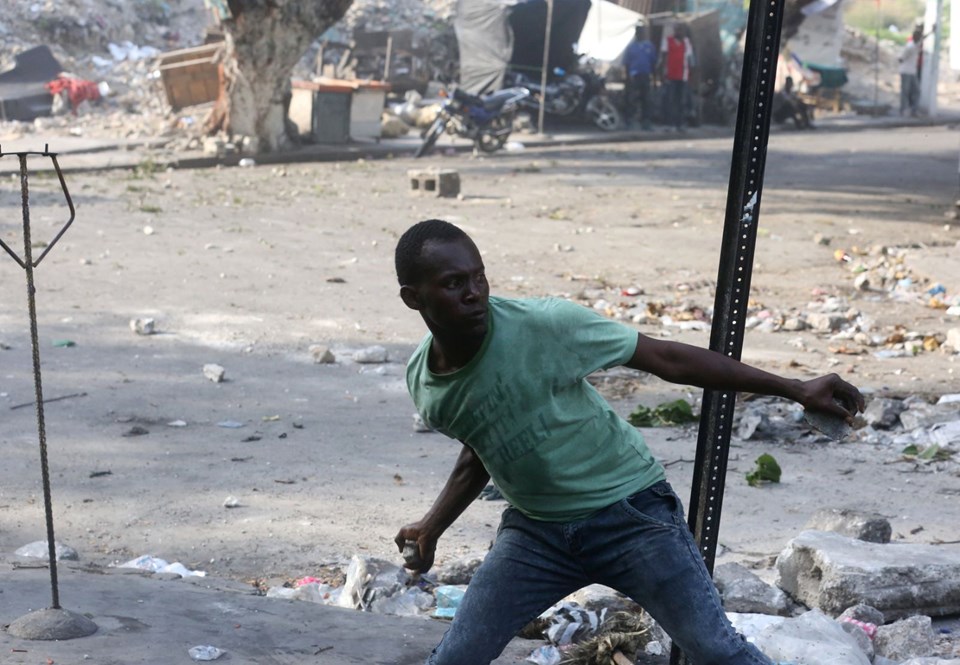 Haiti'de protestoculara sert müdahale: 4 ölü - 13