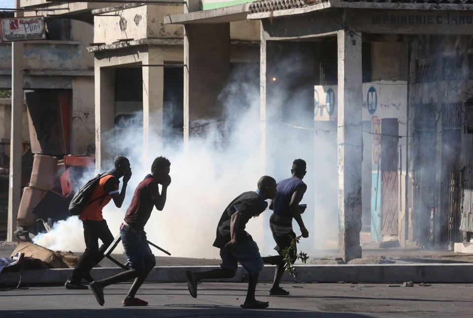 Haiti'de protestoculara sert müdahale: 4 ölü - 14