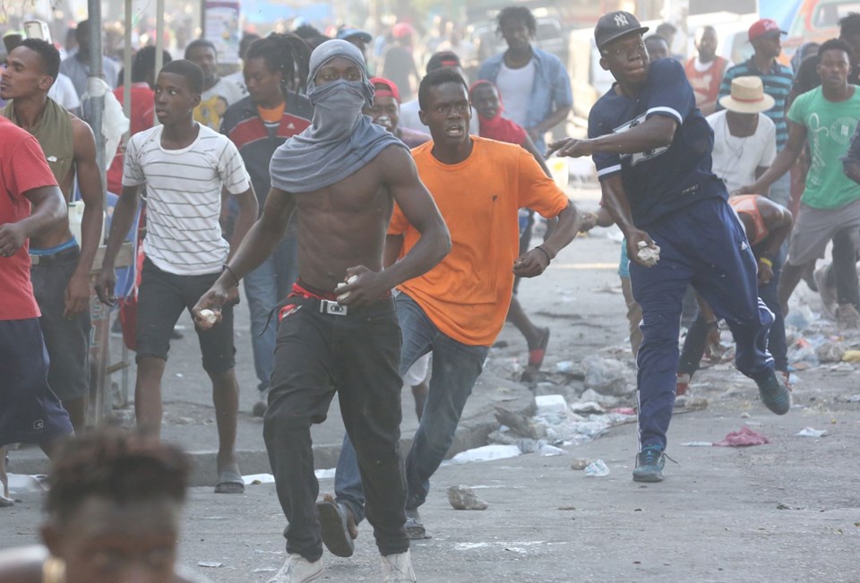 Haiti'de protestoculara sert müdahale: 4 ölü - 18